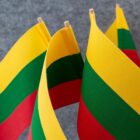 Lietuviška vėliavėlė trispalvė