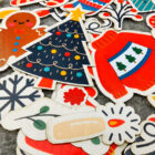 Kūrybinis rinkinys Kalėdos - įvairios spausdintos formelės iš kartono. 100 vnt įvairiaspalvių figurėlių rankdarbiams, dekoravimui.