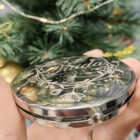 Prabangus vardu ir ornamentais graviruotas veidrodėlis su dovanų dėžute