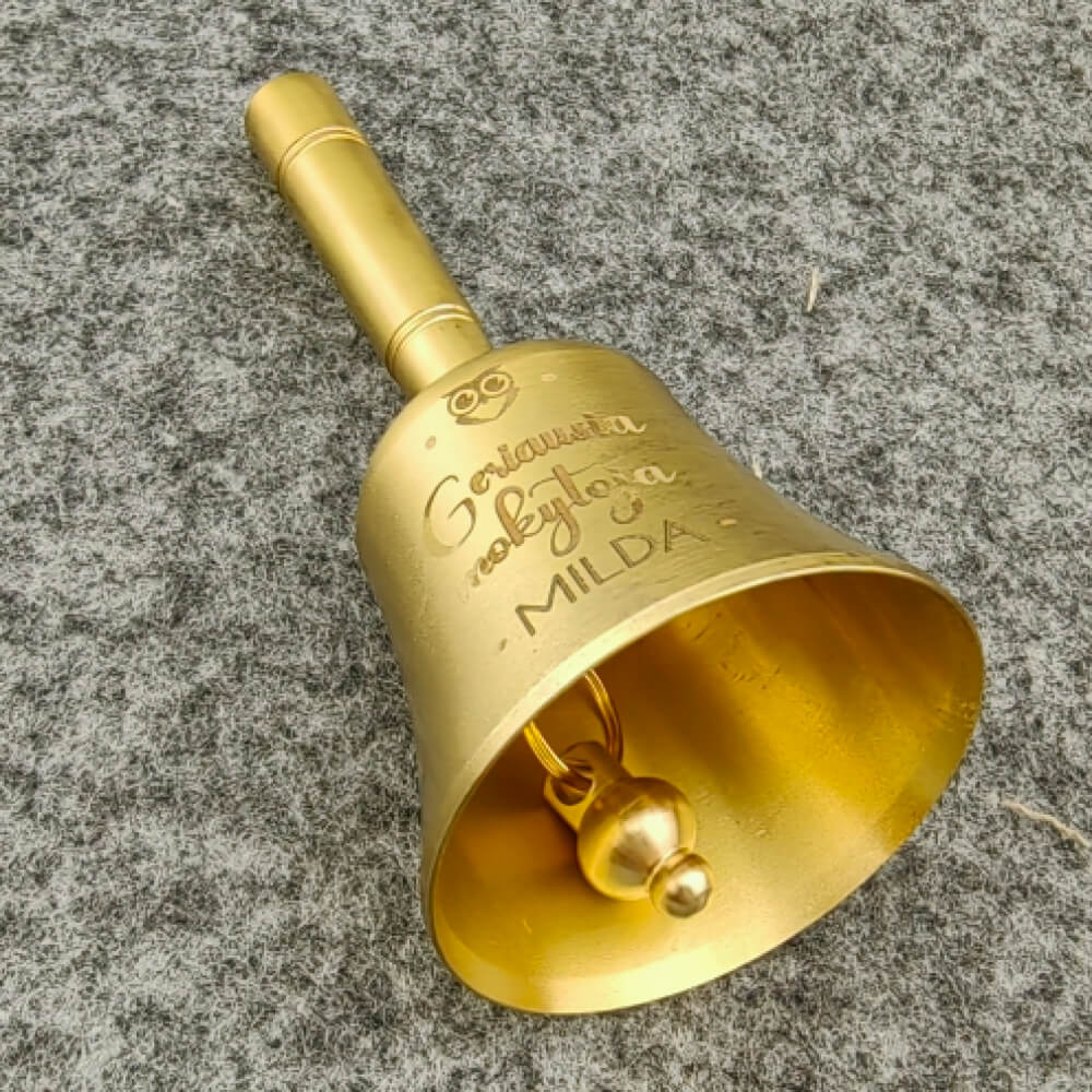 Metalinis graviruotas varpelis išleistuvėms, mokytojai, vestuvėms