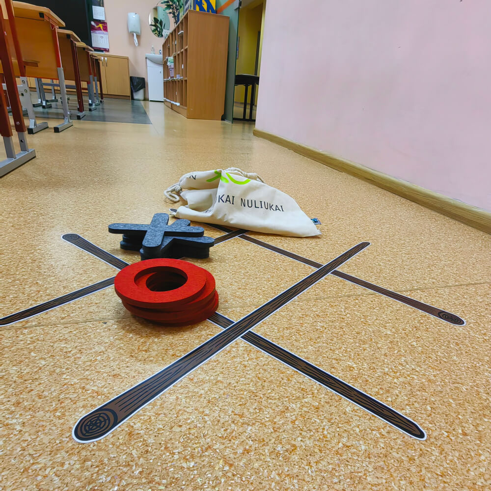 Grindų žaidimas - Kryžiukai nuliukai, Tic Tac Toe ar XO