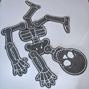 Lavinamasis žaidimas - Sujunk kūno dalis - veltinio skeletas